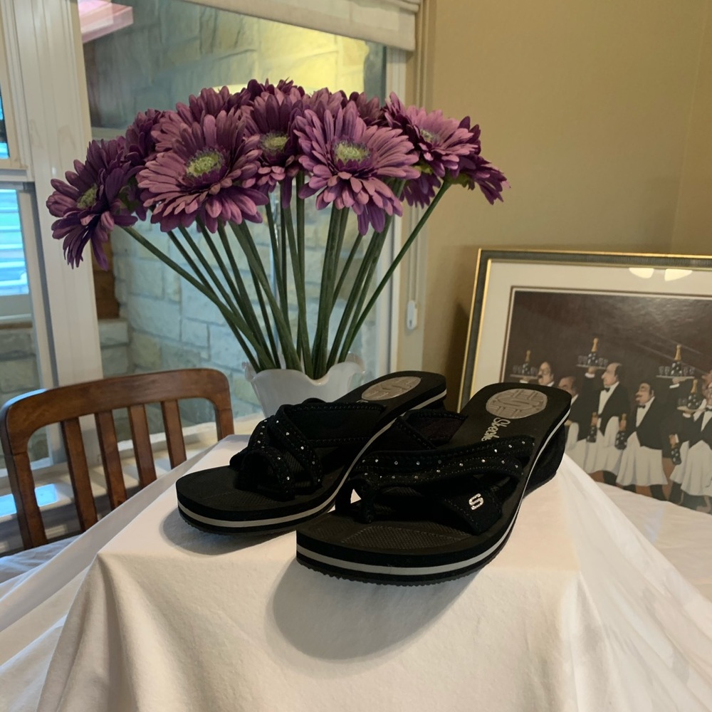 Sketchers “Cali” Wedge Sandals